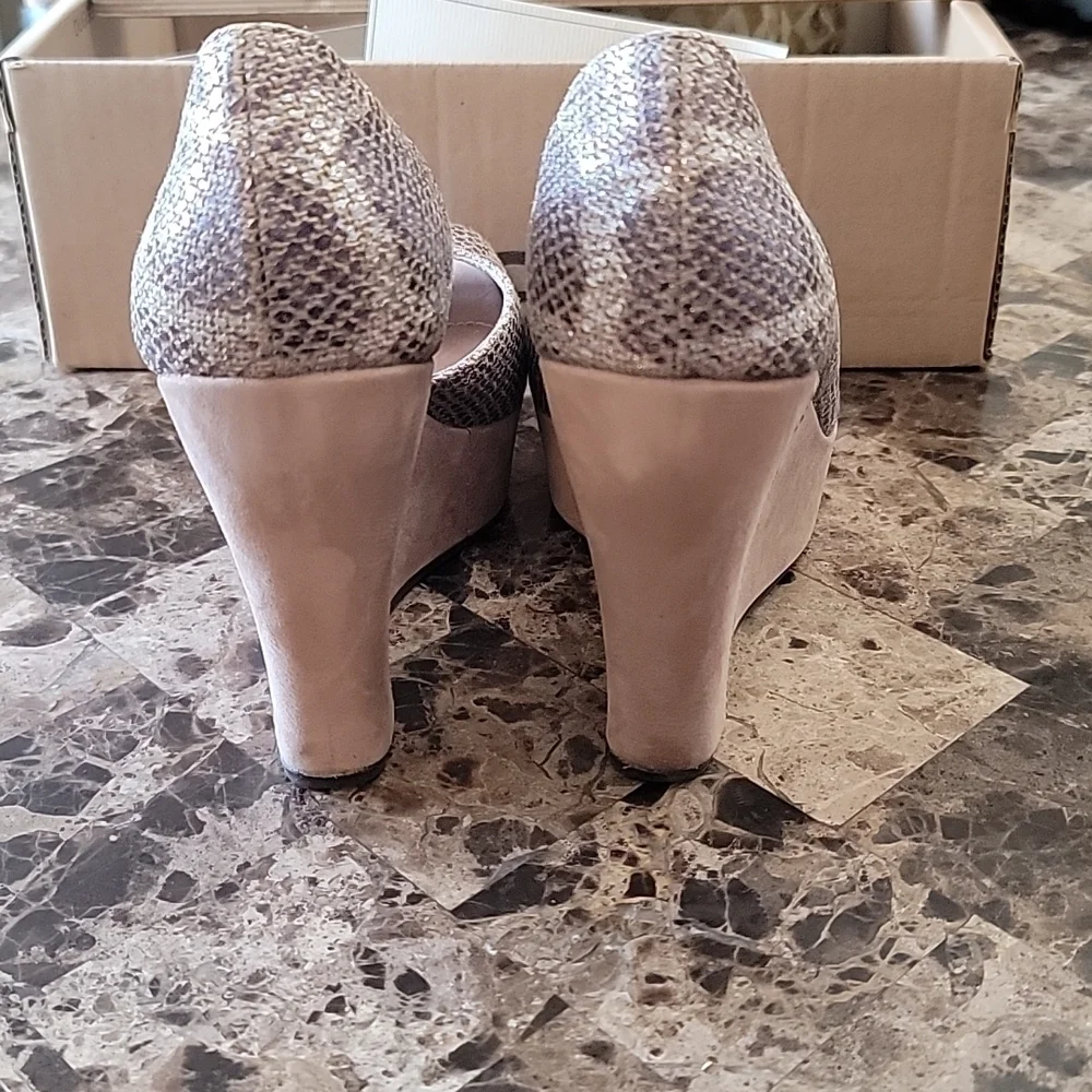 UGG Toura Snake Print Peep-toe Embossed Wedge 6
